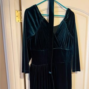 VIXEN BY MICHELINE PITT 2x STARLET DRESS IN HUNTER GREEN VELVET